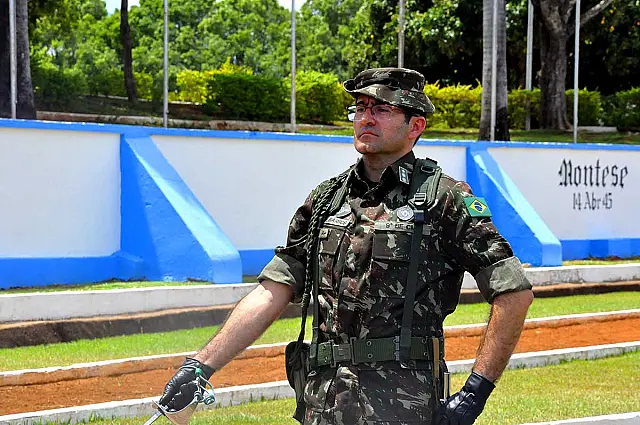 Comandante do 9º Batalhão participa de cerimônia de despedida de general