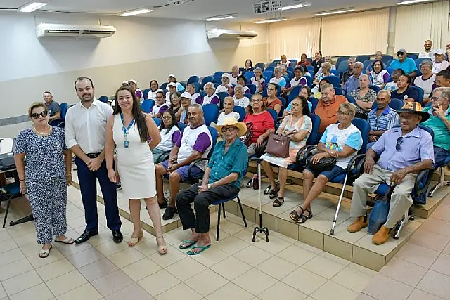 Idosos do CCI participam de palestra na UFMS