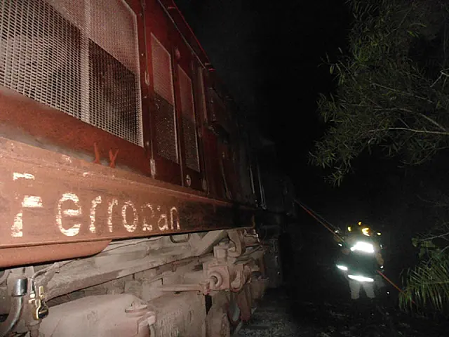 Locomotiva da ALL pega fogo em Aquidauana
