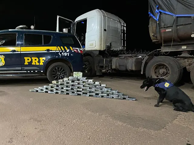 PRF apreende 61 Kg de cocaína em Terenos
