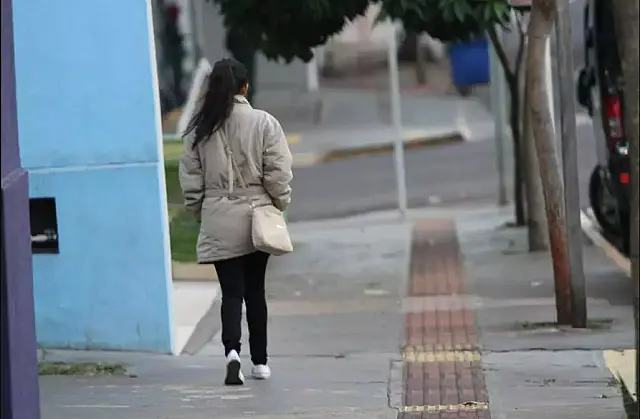 Frente fria vai derrubar temperaturas e meteorologista avisa: "prepare o casaco"