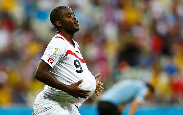 Costa Rica surpreende e vence o bicampeão Uruguai