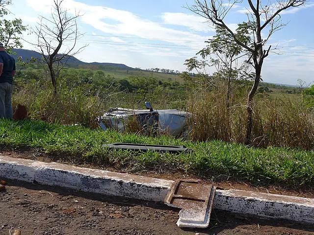 Ultrapassagem termina em acidente com cinco vítimas na BR-262