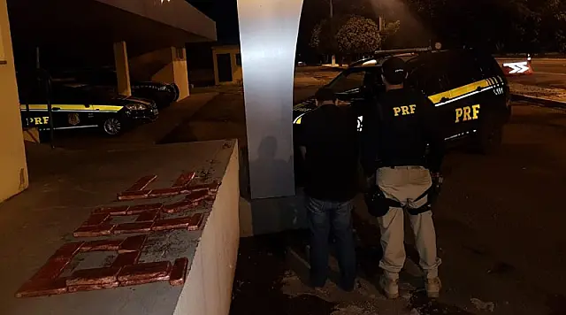 PRF apreende 14,9 kg de cocaína na BR-262 em Miranda