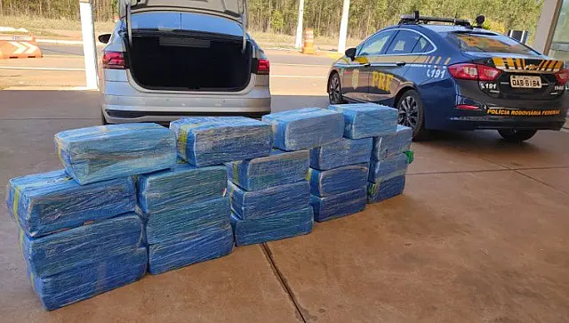 PRF apreende mais de 300kg de maconha na BR-158