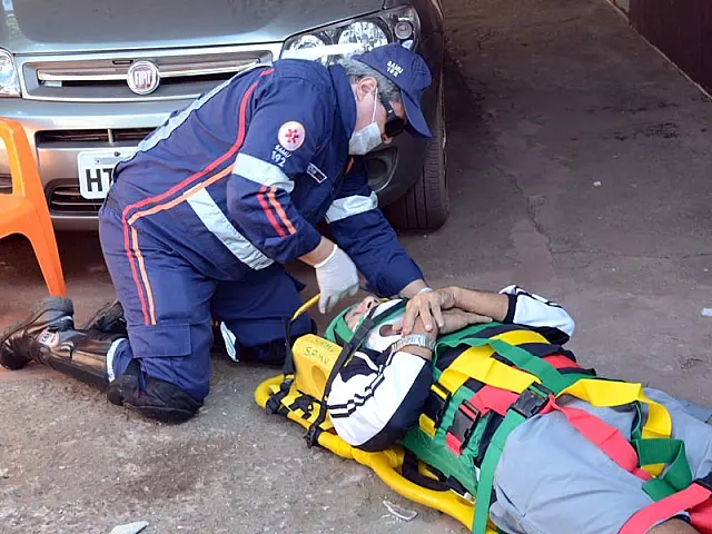 Idoso cai de altura de 2,5 metros e é atendido pelo Samu de Aquidauana