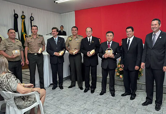 Prefeitura e Câmara de Anastácio homenageiam autoridades