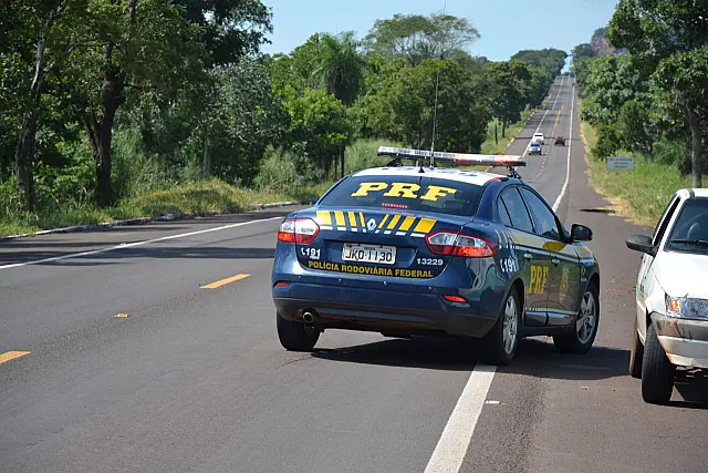 Motorista é preso após ser flagrado dirigindo bêbado na BR-262