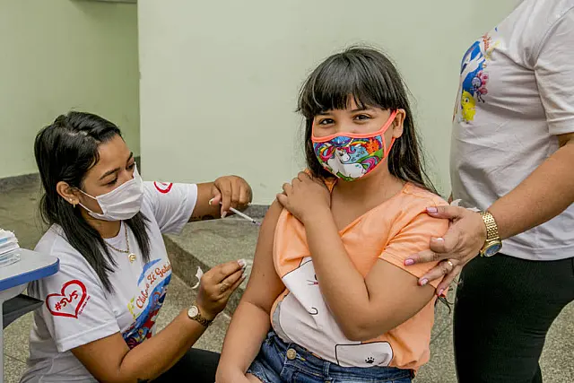 Corumbá recebe novo lote de vacinas contra Covid-19 pediátrica