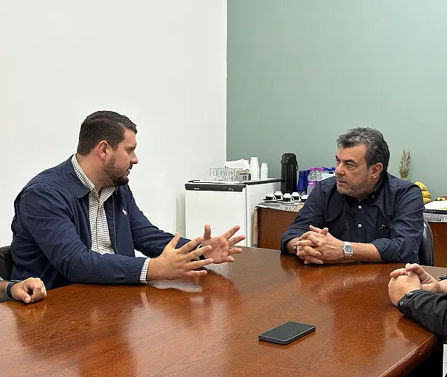 André Guimarães visita frigorífico e fortalece alianças para o desenvolvimento de Nioaque