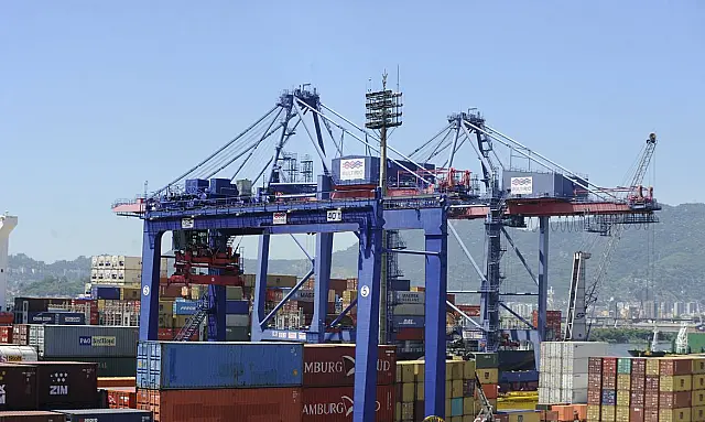 Tarifa reduzida de importação de 12 produtos de aço subirá em outubro