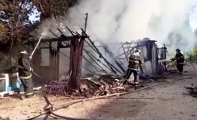 Corpo de Bombeiros atende duas ocorrências de incêndio em residência