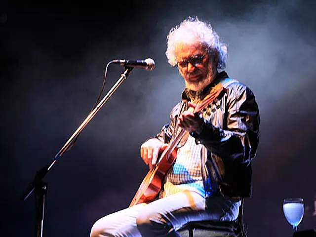 FestIn Bonito: cantando músicas do sertanejo raiz, Renato Teixeira encanta plateia e abre primeira noite do Festival