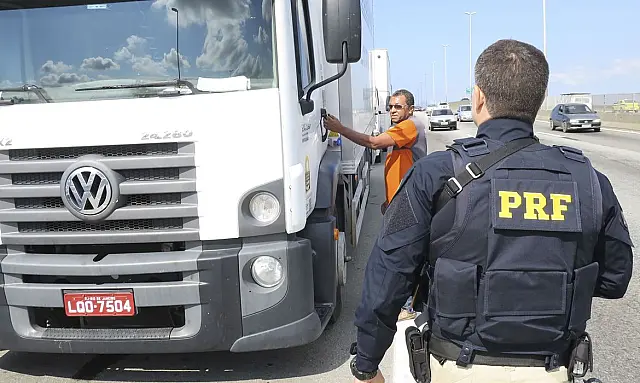 PRF registra 22 interdições e dez bloqueios em estradas federais; nenhuma em MS