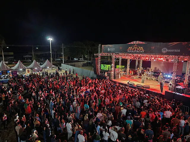 Aviva Anastácio reúne famílias e igrejas em noite de fé, louvor e comunhão