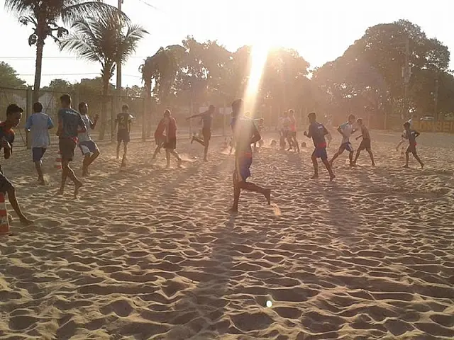 Prefeitura instala novas traves e promete reformar academia de saúde da Prainha