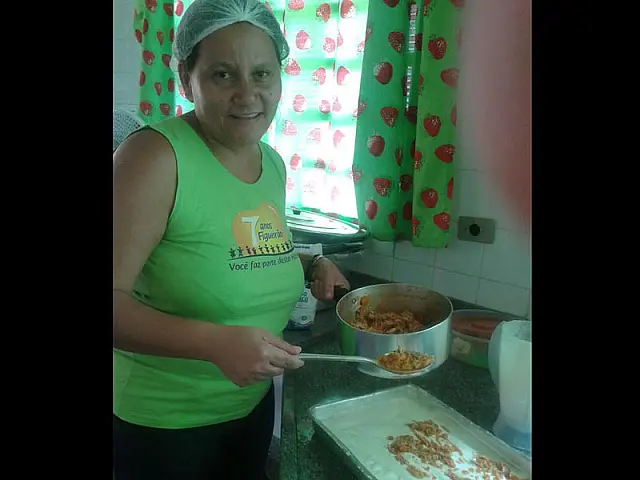 Merendeira de MS concorre a prêmio nacional de melhor receita de alimentação escolar
