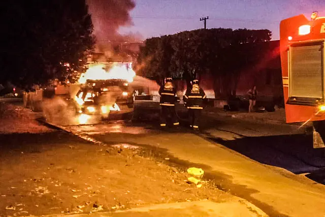 Incêndio em caminhão é controlado pelos Bombeiros em Anastácio