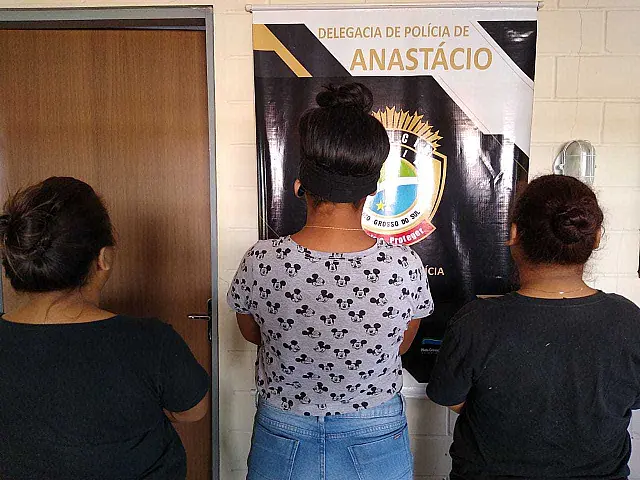 Em operação contra o tráfico, polícia prende quatro pessoas e apreende adolescente em Anastácio
