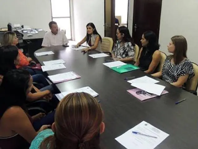 Prefeitura empossa oito funcionárias da educação infantil