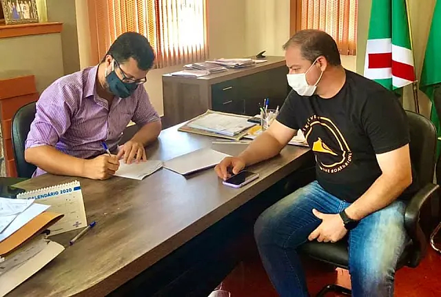 Secretário de Saúde de Miranda assina termo para participar do Consórcio Nacional de Vacinas