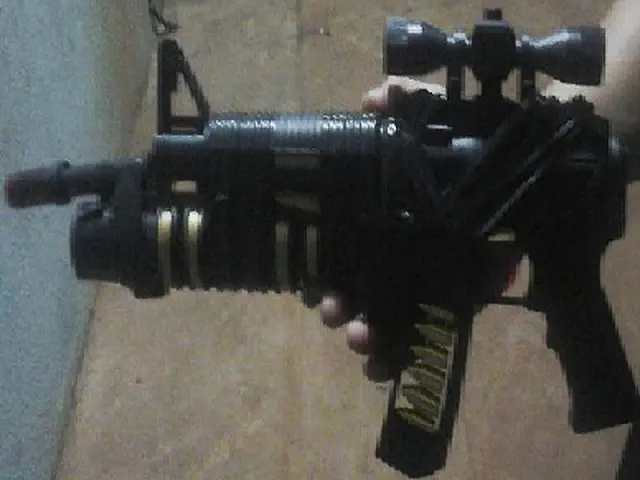 De folga, PMs de Aquidauana detêm dupla que ameaçava pessoas com arma de brinquedo