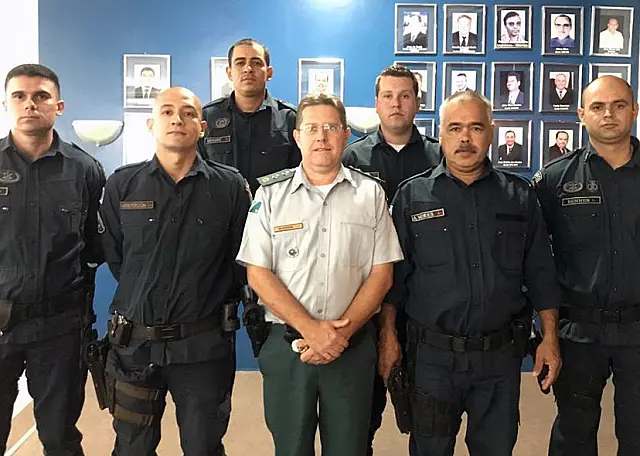 PMs que prenderam ladrões após roubo em bar de Anastácio recebem homenagem