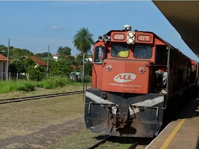 Trem do Pantanal leva aquidauanenses até Miranda para o Encontro do Povo Pantaneiro
