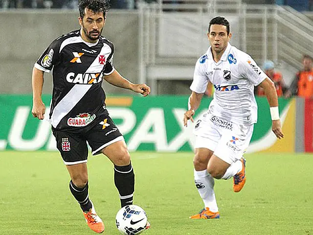 ABC quebra tabu, vence, aumenta crise do Vasco e avança às quartas