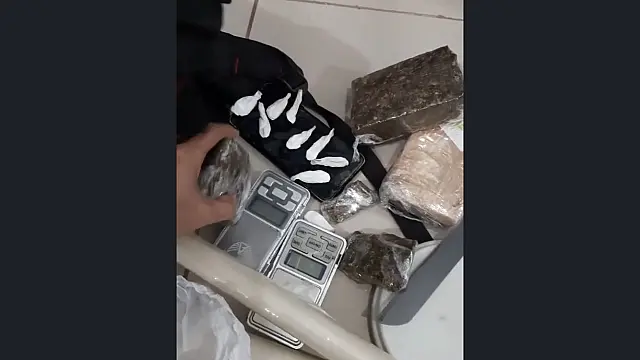 Menor é flagrado comercializando drogas no Bairro Alto