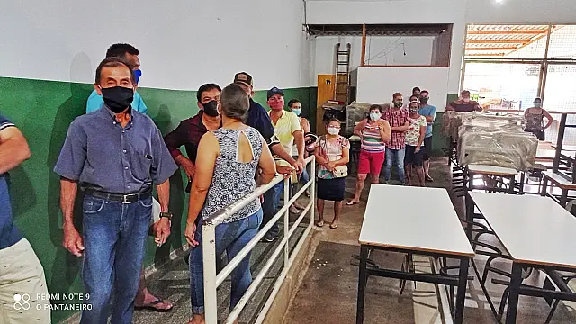União de seções causa aglomeração no Roberto Scaff em Anastácio