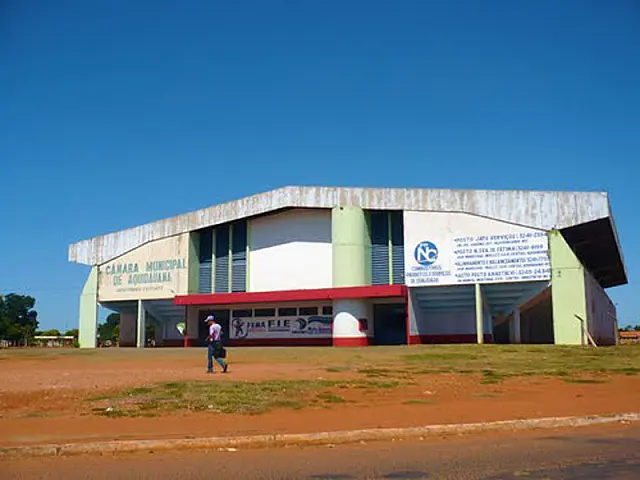 Sem previsão de reforma, poliesportivo está interditado há mais de 100 dias