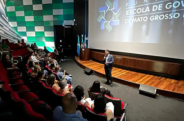 Profissionais da saúde se especializam para fortalecer gestão hospitalar em MS