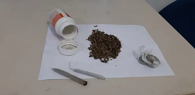Adolescentes foram apreendidos fumando maconha