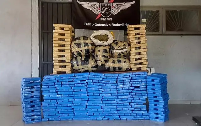 Com carro roubado, traficante é preso transportando R$ 1 milhão em droga em Ivinhema