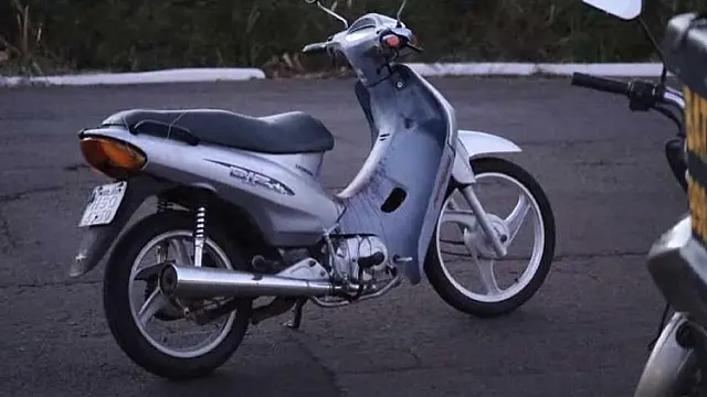 Motociclista tem pescoço cortado por linha de pipa com cerol