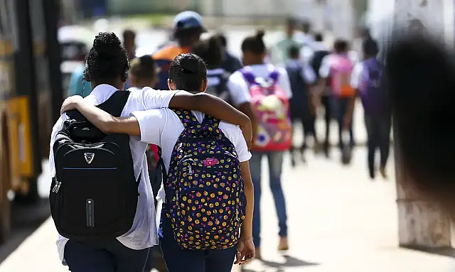 Adolescentes têm até dezembro para se vacinar contra HPV