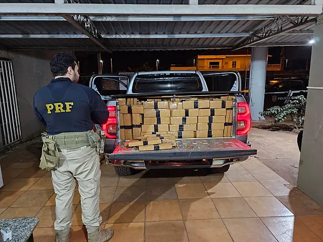 PRF apreende duas toneladas de droga e recupera caminhonete roubada em Sidrolândia