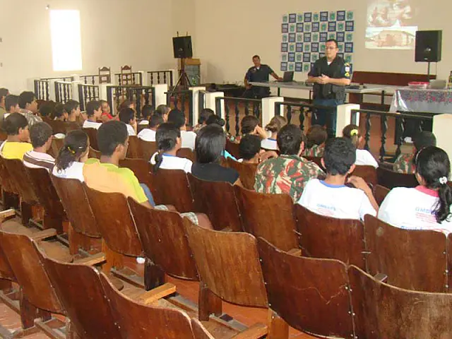 7º BPM ministra palestras para alunos da rede pública