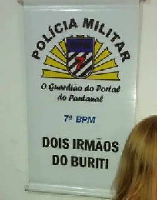 Para matar esposa, homem invade casa de vizinha armado com faca