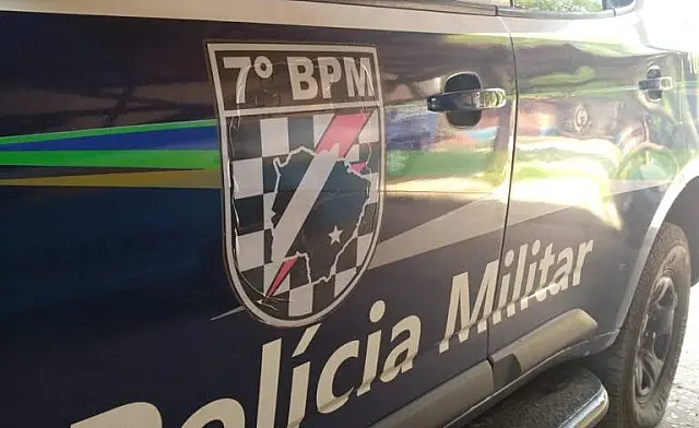 "Celebrando" data especial, professor é flagrado comprando cocaína de adolescente