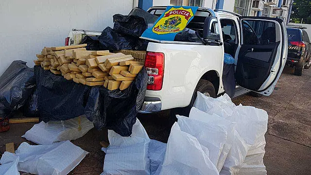 PF apreende uma tonelada de maconha na fronteira com o Paraguai