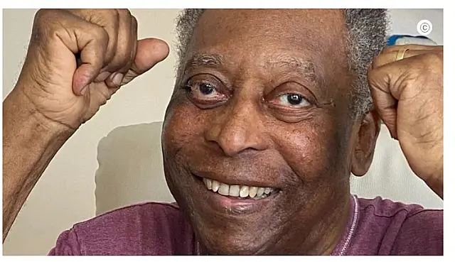 Pelé vai passar natal internado após progressão do câncer