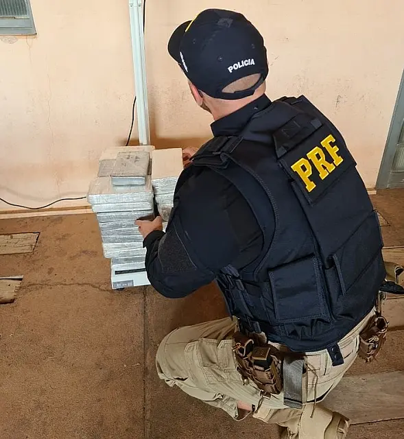 PRF apreende R$ 5,5 milhões em cocaína durante fiscalização na BR-262, em Anastácio