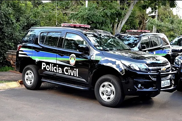 Homem é preso em flagrante por tentar matar irmã a facadas