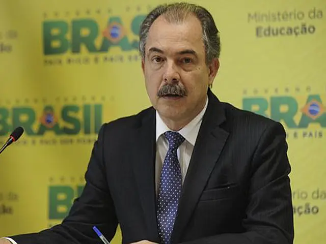 Mercadante: ensino infantil e salário de professor estão entre prioridades de recursos dos royalties