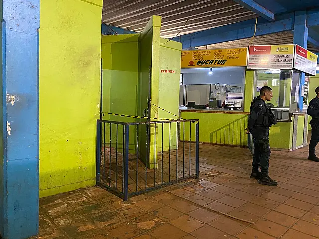 Homem passa mal e morre no banheiro da rodoviária de Aquidauana