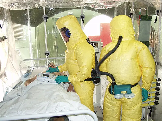 OMS investiga novo caso de ebola após morte de mulher de 46 anos