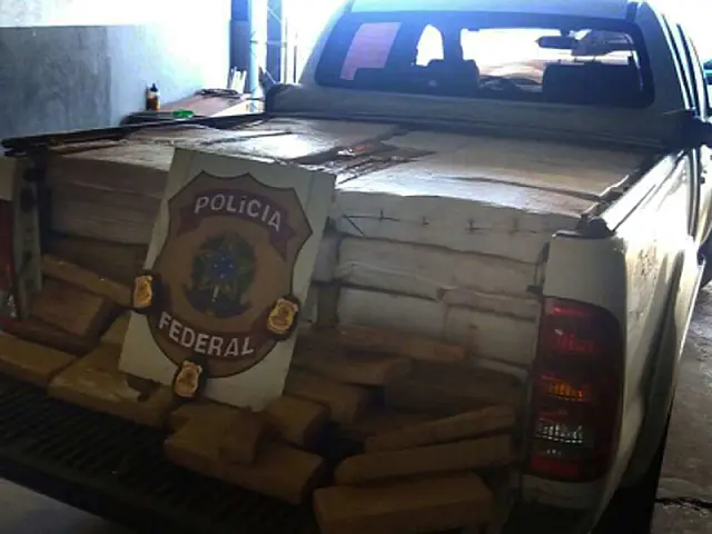 Polícia apreende caminhonete com quase uma tonelada de maconha