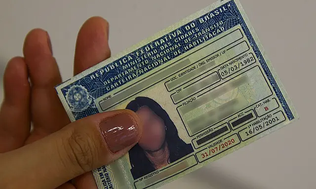 Começa a funcionar a renovação automática da CNH